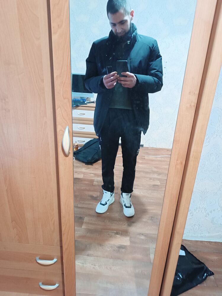  31749351  , 33 ,    