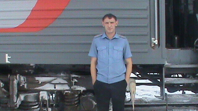  38894261  Pavel, 46 ,    
