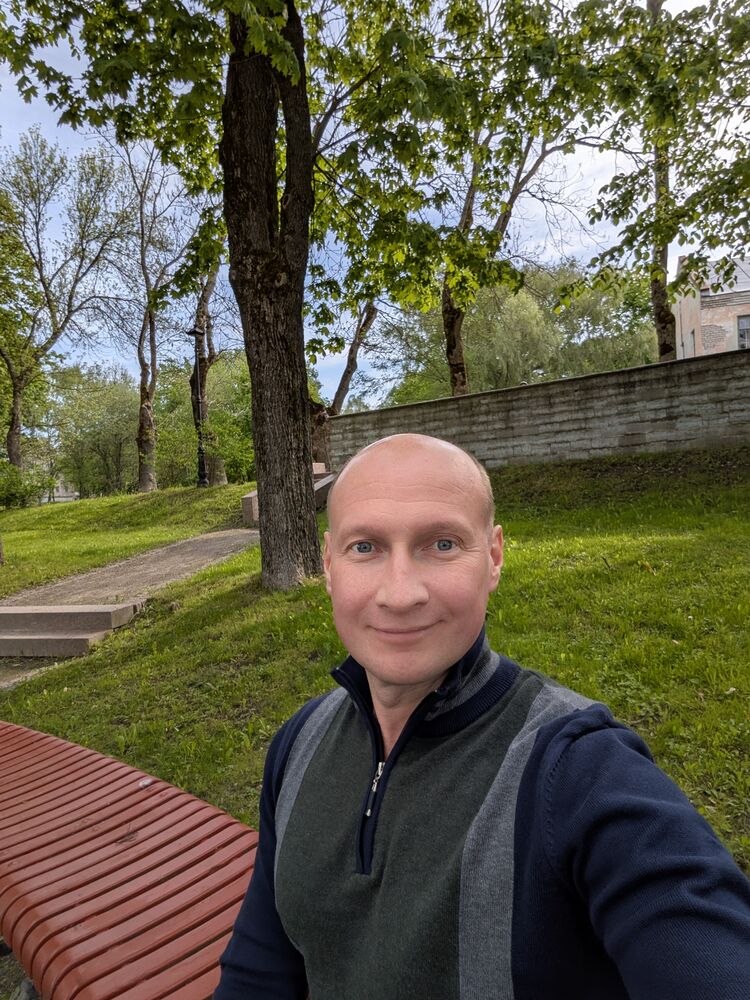  52019961  ANDREI, 45 ,    