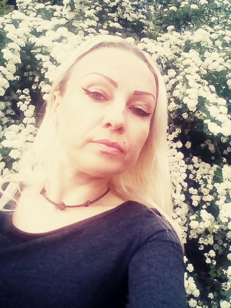  ,   Lana, 50 ,   