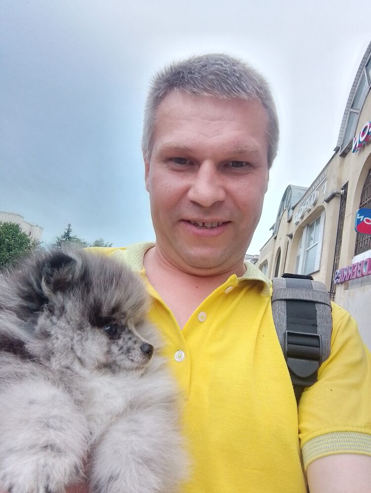  ,   Valentin, 39 ,  