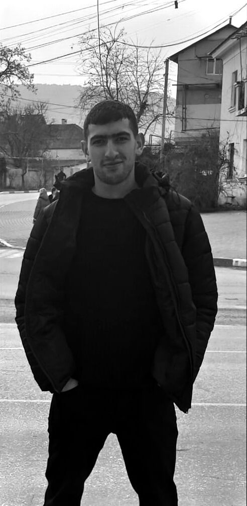  41327881  Narek, 26 ,    