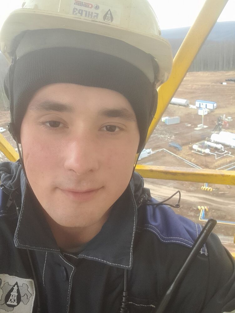  43334661  Ramil, 25 ,     