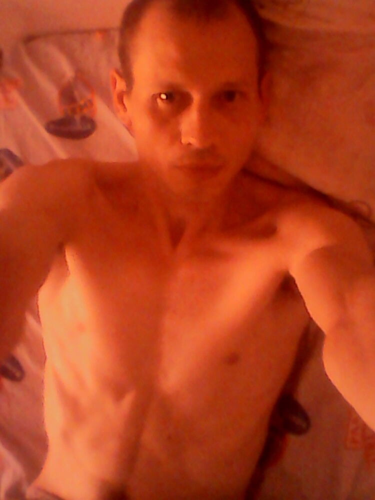  10730691  Aleksandr, 42 ,    