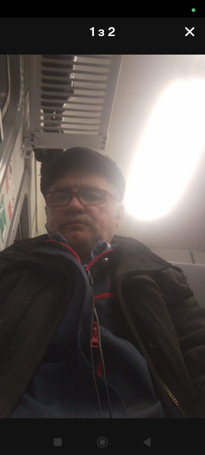  52990421  Illya, 52 ,    