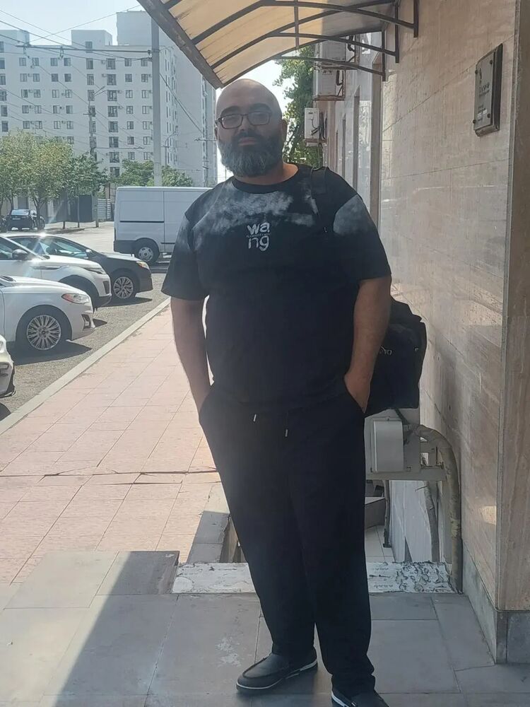  54586041  GAGIK, 33 ,    