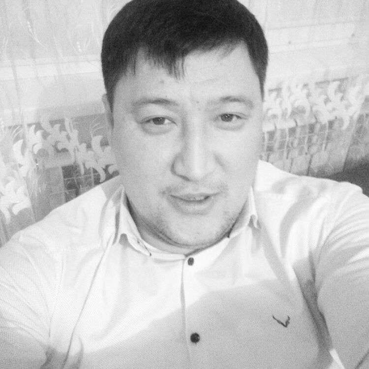  18739501  Kirill, 40 ,    