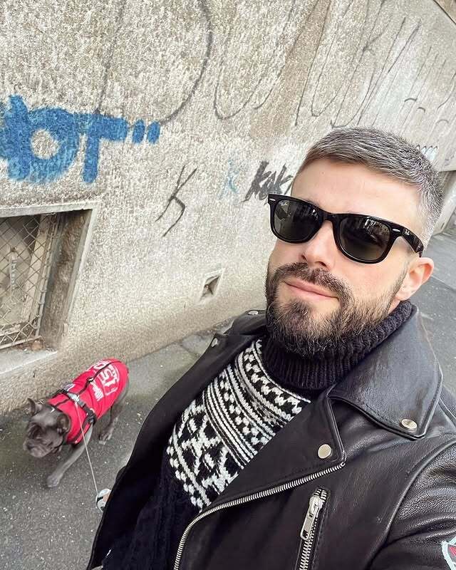  53096861  , 34 ,    