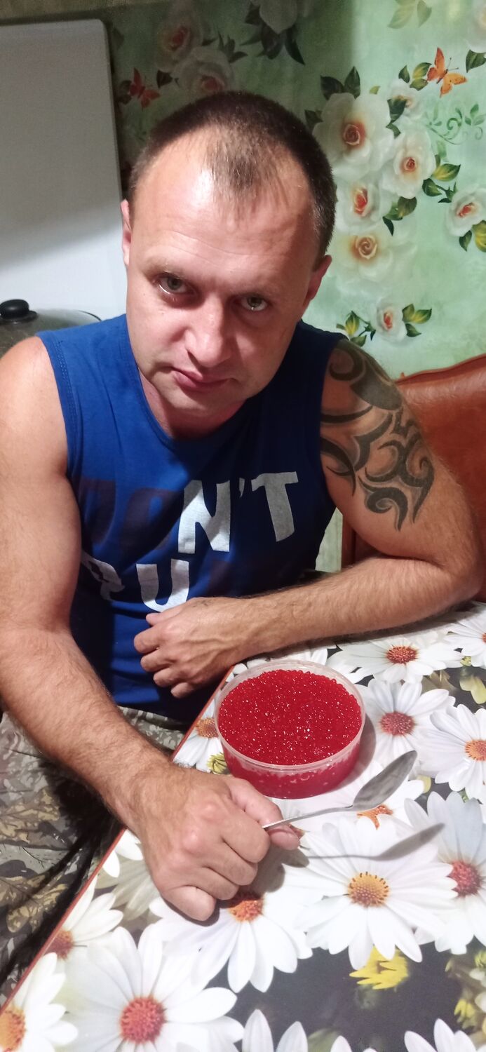  ,   Cergei, 39 ,   ,   