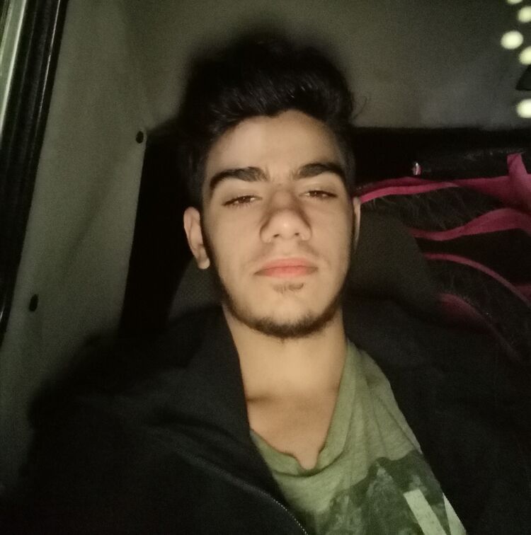  40256551  Hovhannes, 25 ,    
