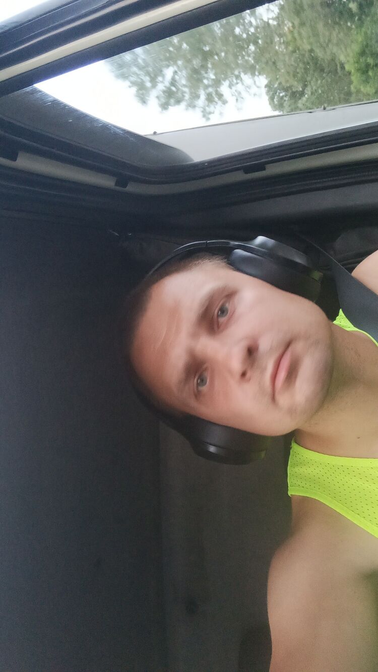  36605751  Yura, 36 ,    