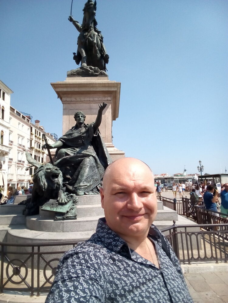 15882231  Aleksandr, 49 ,    