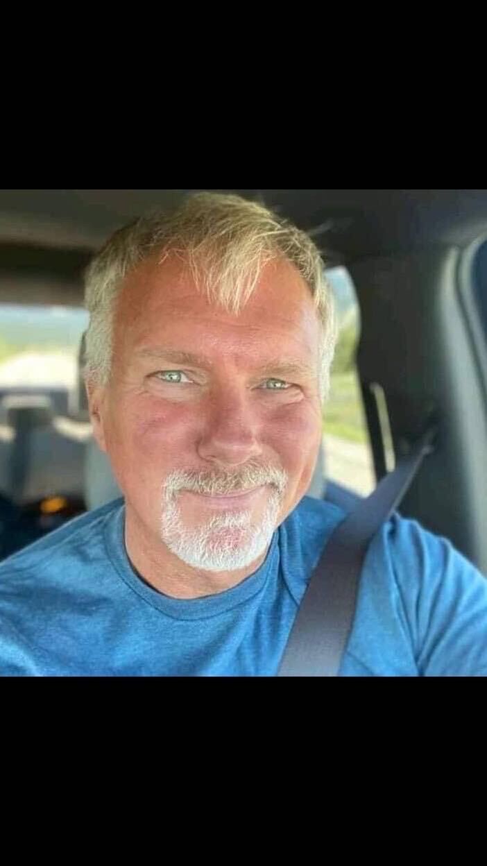  46851911  Micheal, 65 ,    Port Washington