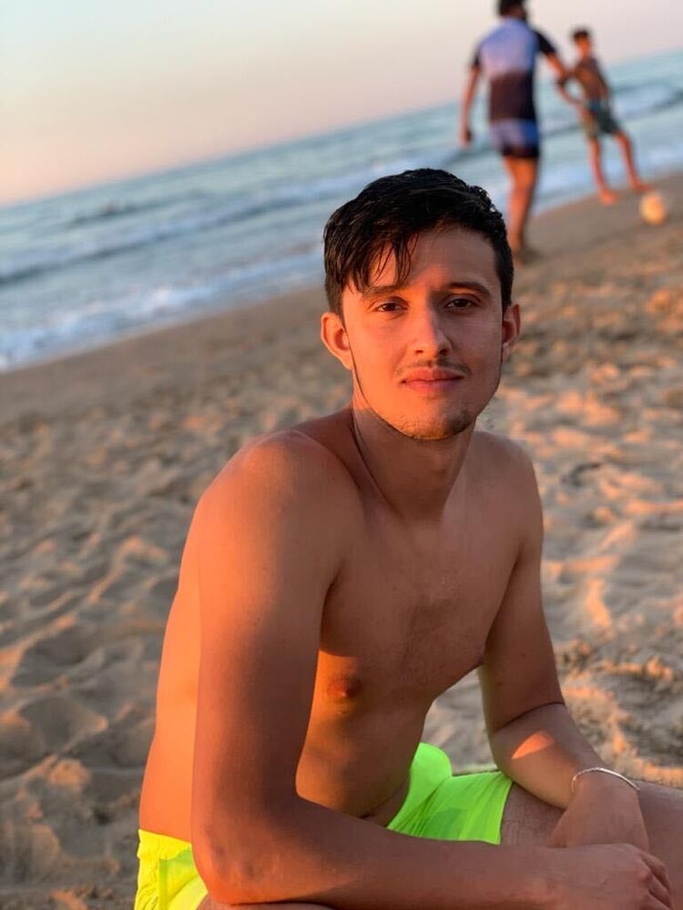  ,   , 28 ,   ,   