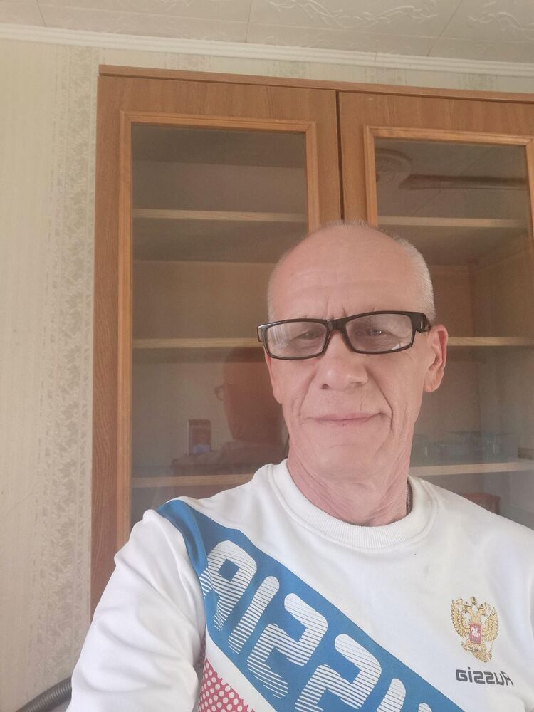  39252671  Anatoly, 61 ,    