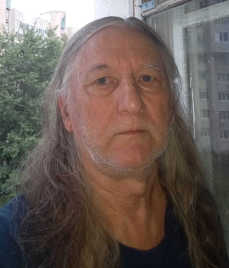  47036651  Alexandr, 74 ,    