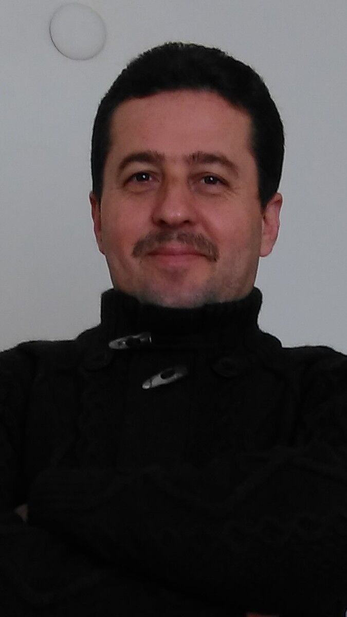  19795021  Ruhi, 52 ,    Tuzla