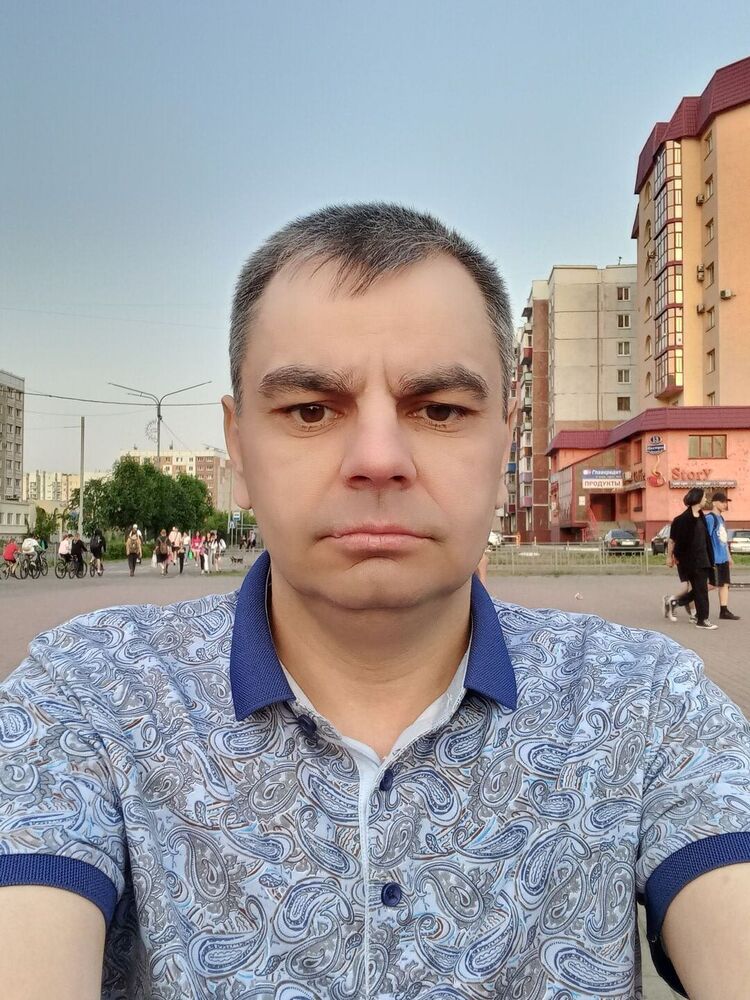  ,   Dmitry, 44 ,   c 