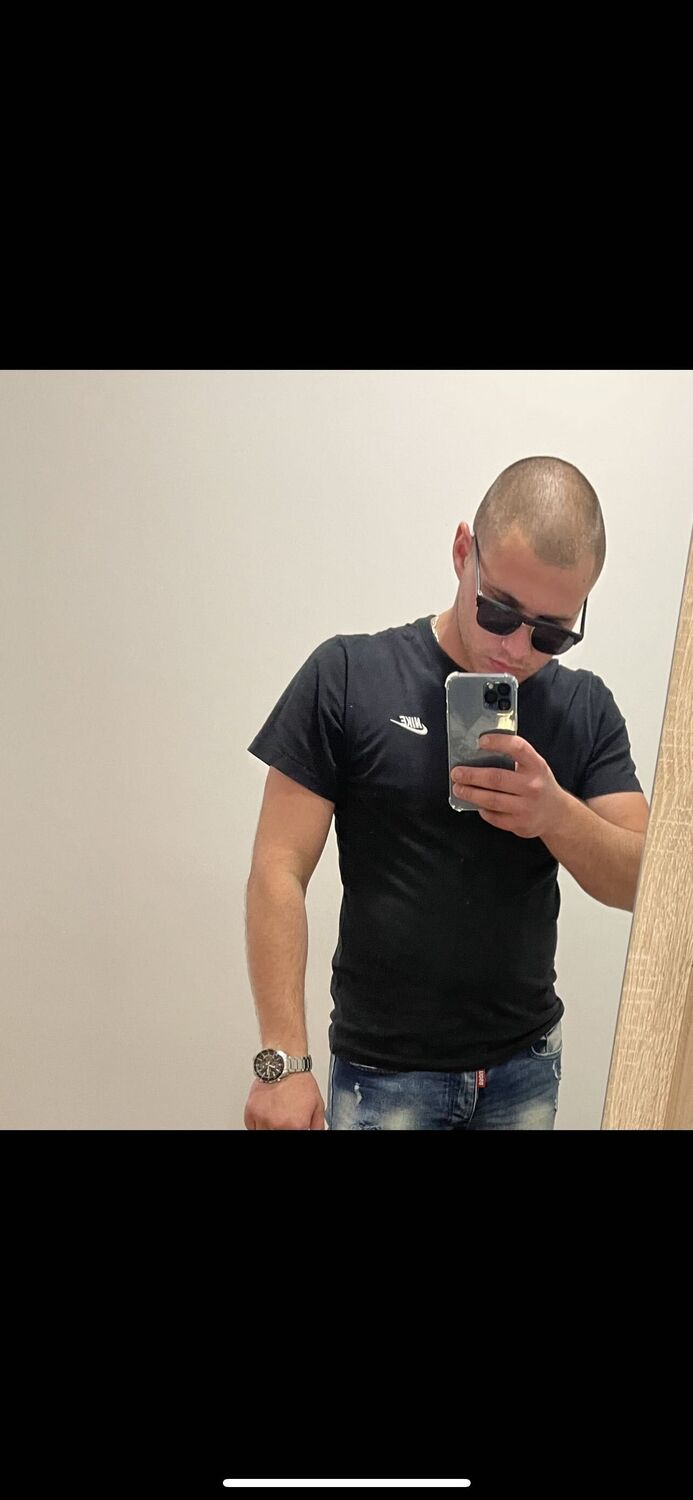  ,   Dusan, 28 ,   ,   