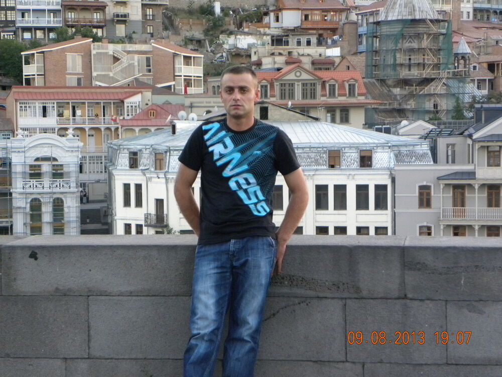  ,   Dato, 42 ,   