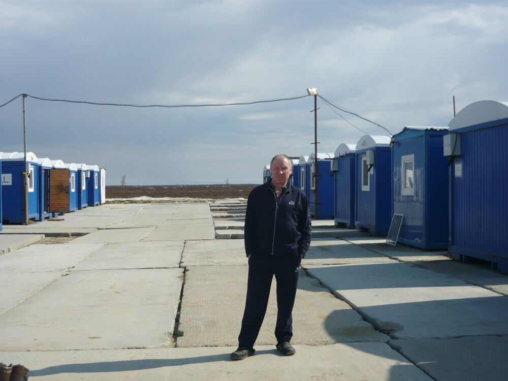  ,   Viktor, 63 ,   ,   , c 