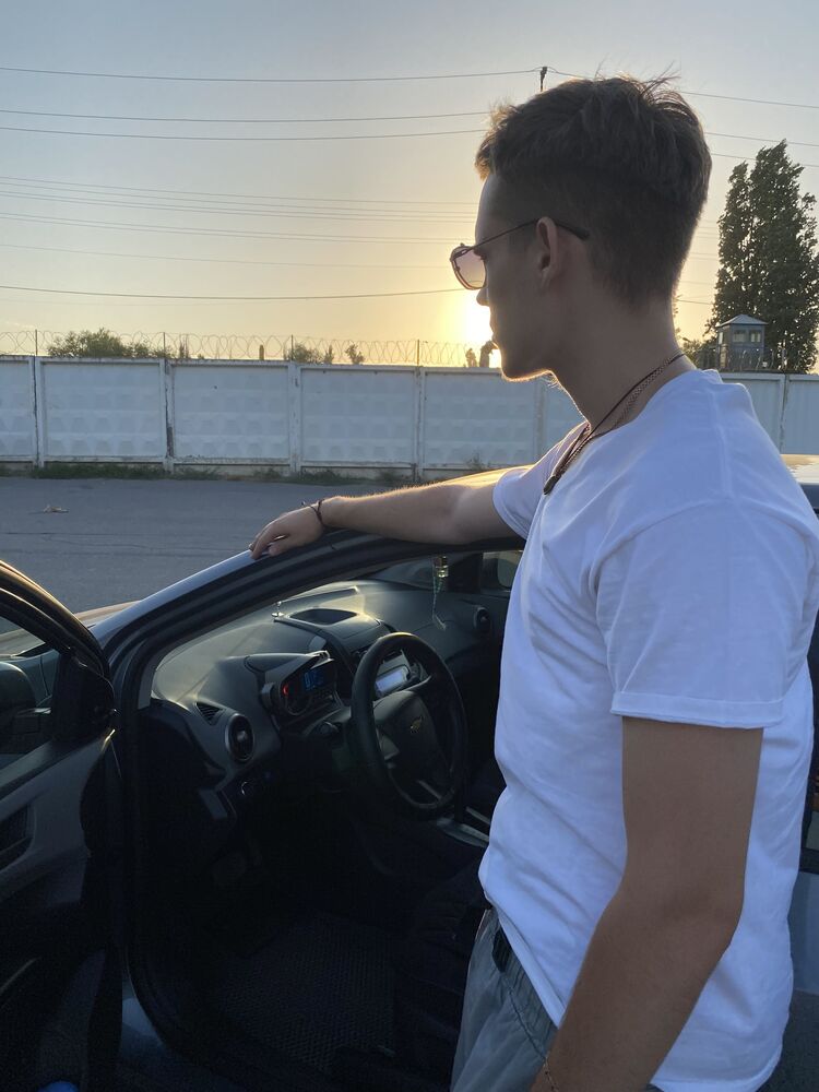  ,   Nik, 24 ,   ,   