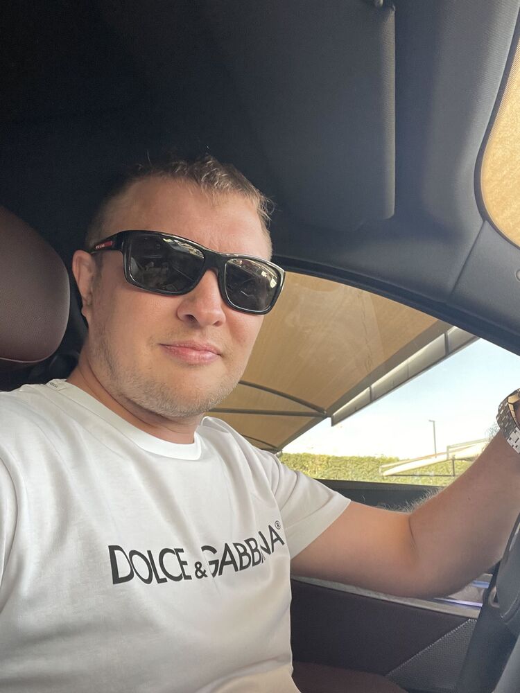  40203141  Sergey, 41 ,    
