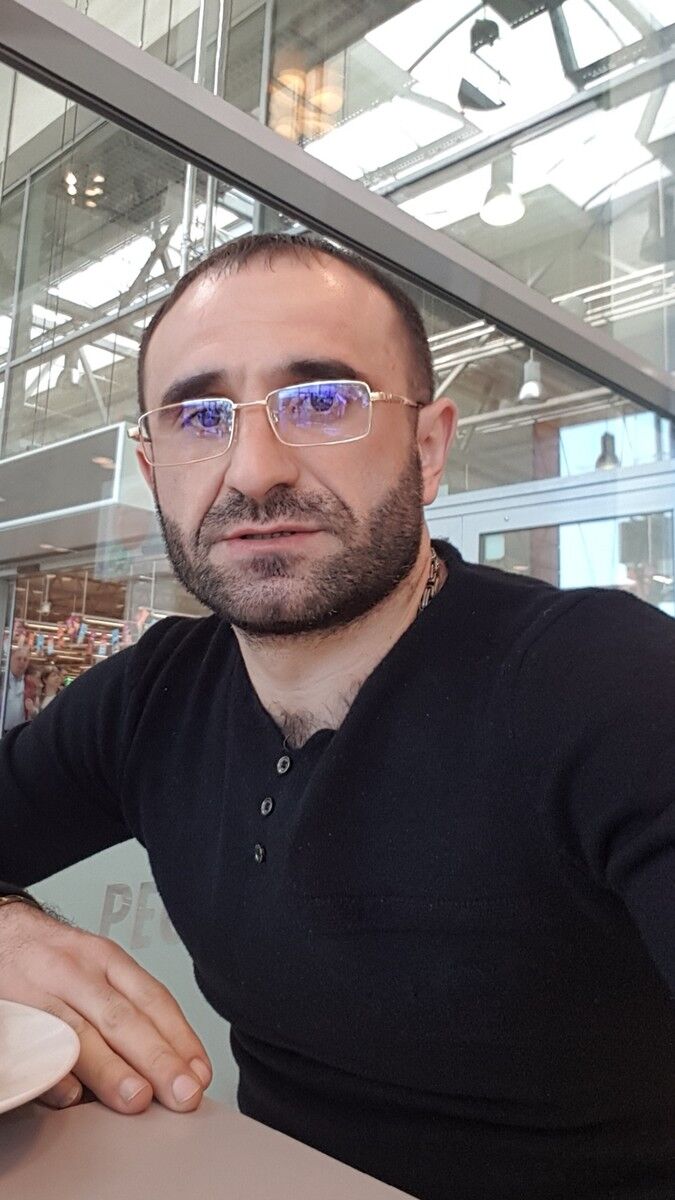  ,   Aro, 42 ,   ,   , c 