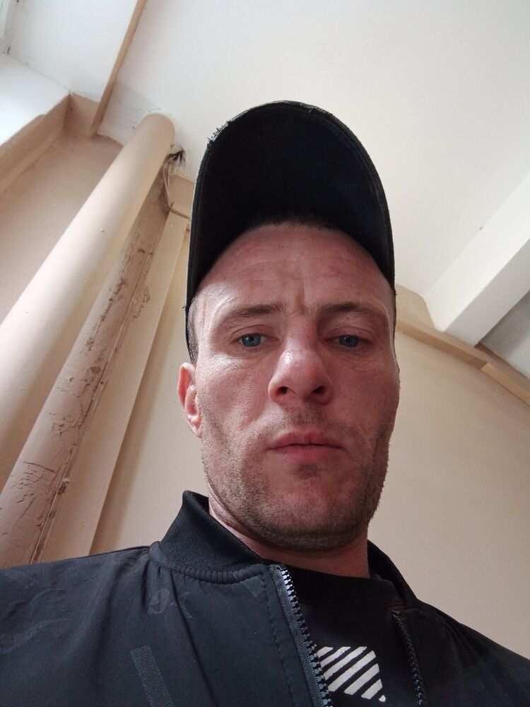  53763671  Pavel, 38 ,    