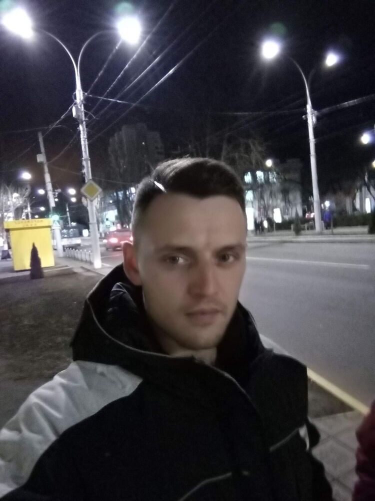  19044401  Vasilii, 36 ,    