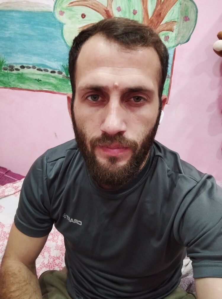  48768651  Kamran, 33 ,    