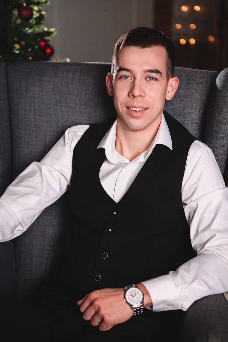  29361541  Alex, 26 ,    