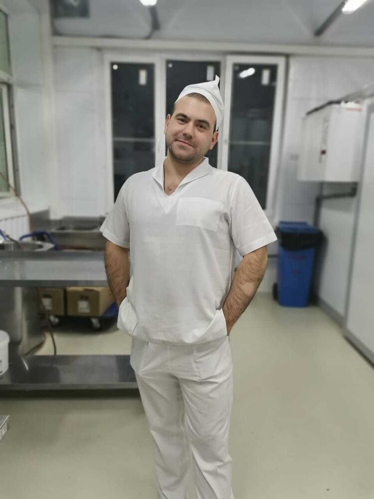  18616711  , 28 ,    -