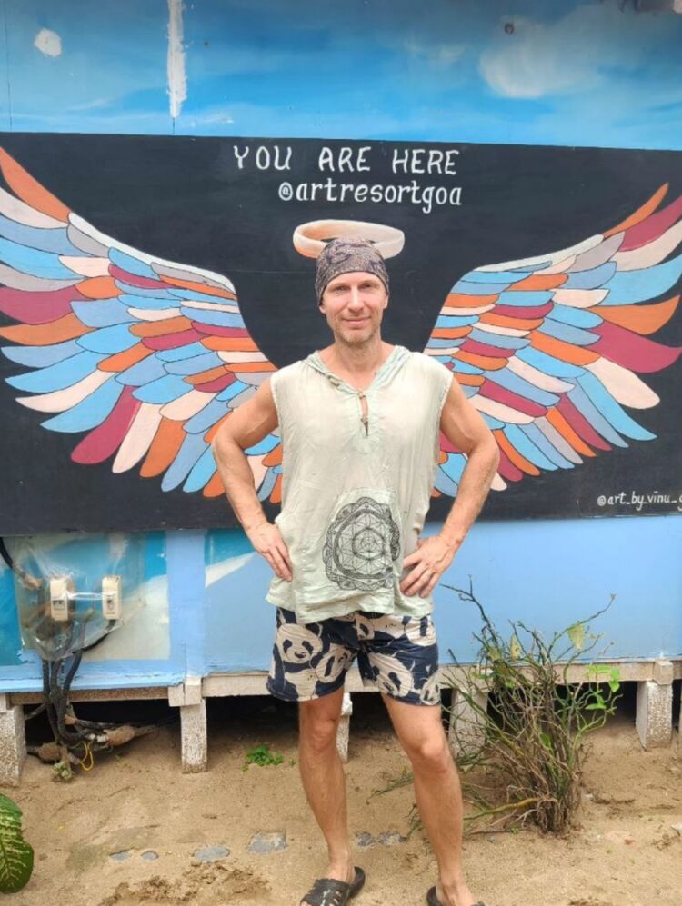  54379581  , 25 ,    -