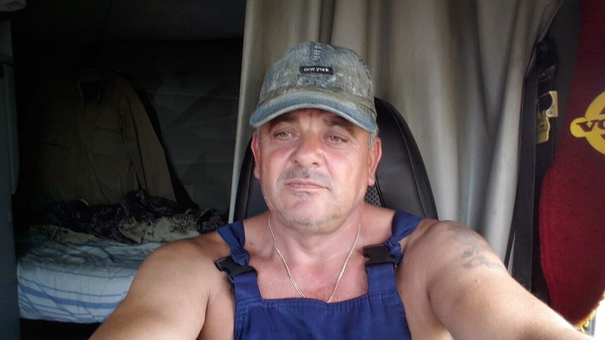  ,   Viktor, 58 ,   ,   , c 