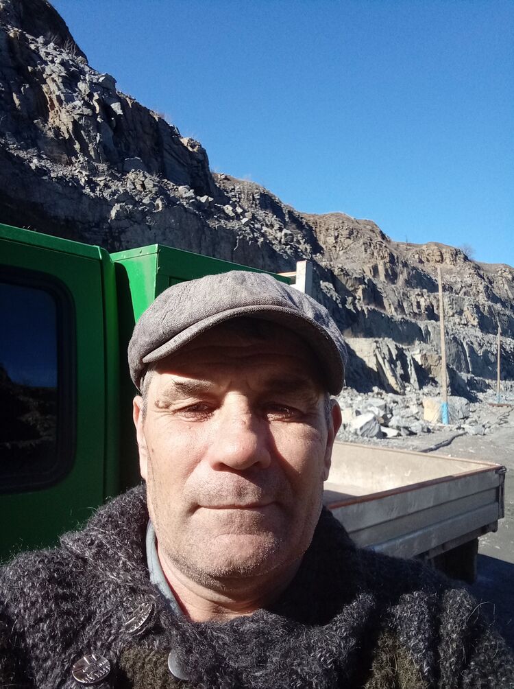  33551921  Sergei, 51 ,    