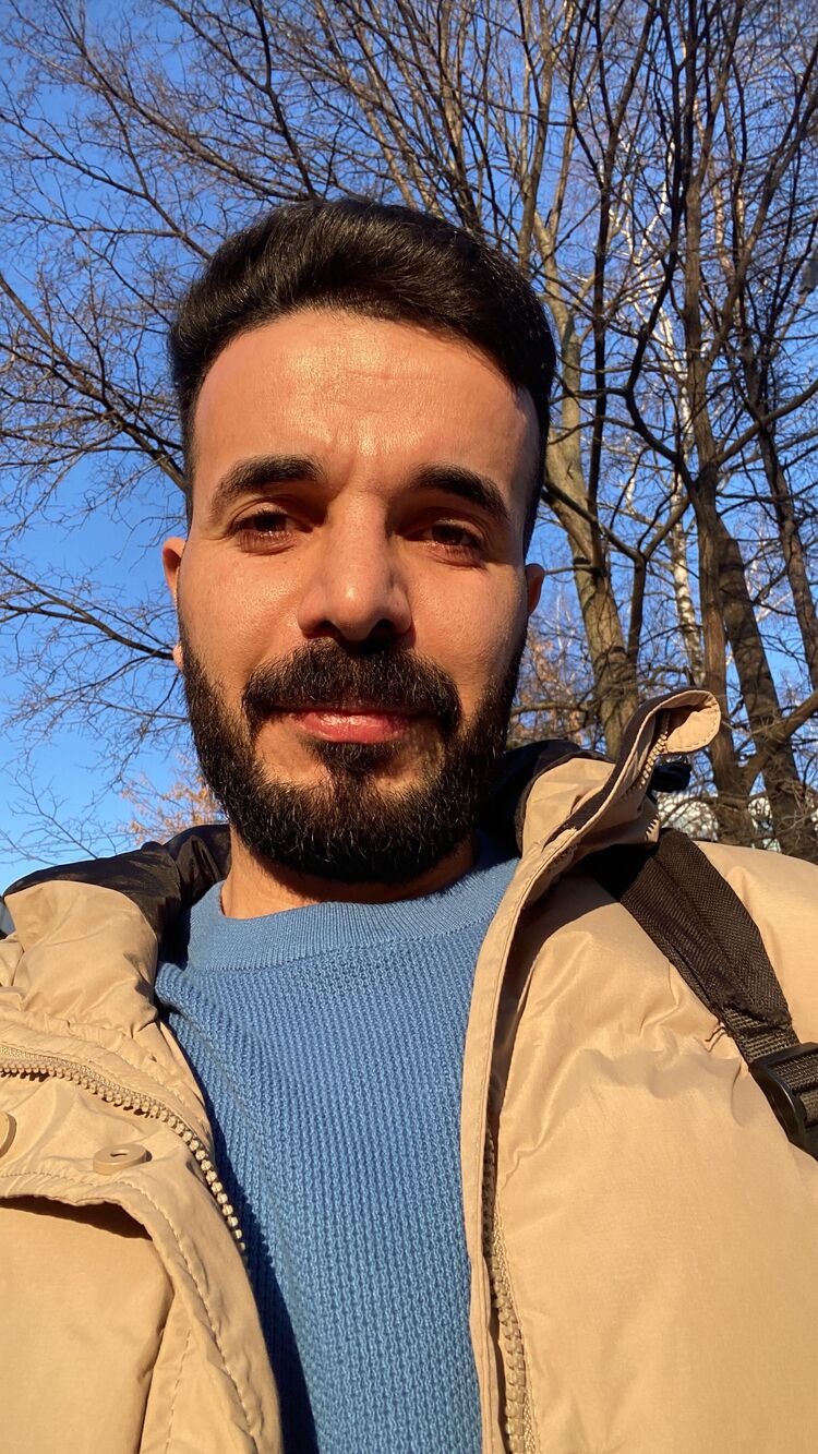  ,   Ali, 27 ,  