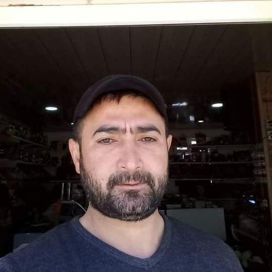  47462681  Babek, 44 ,    
