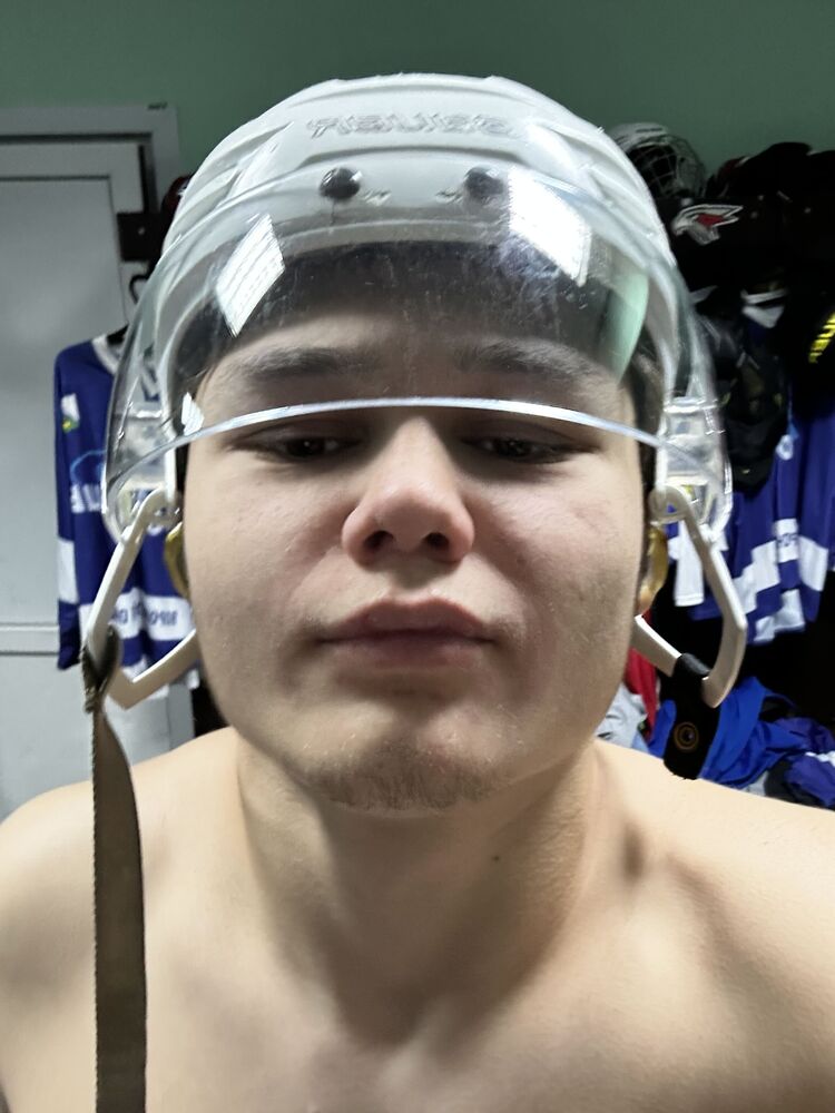  53880221  Ignat, 21 ,    