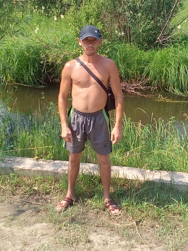  34129771  Aleksei, 43 ,    