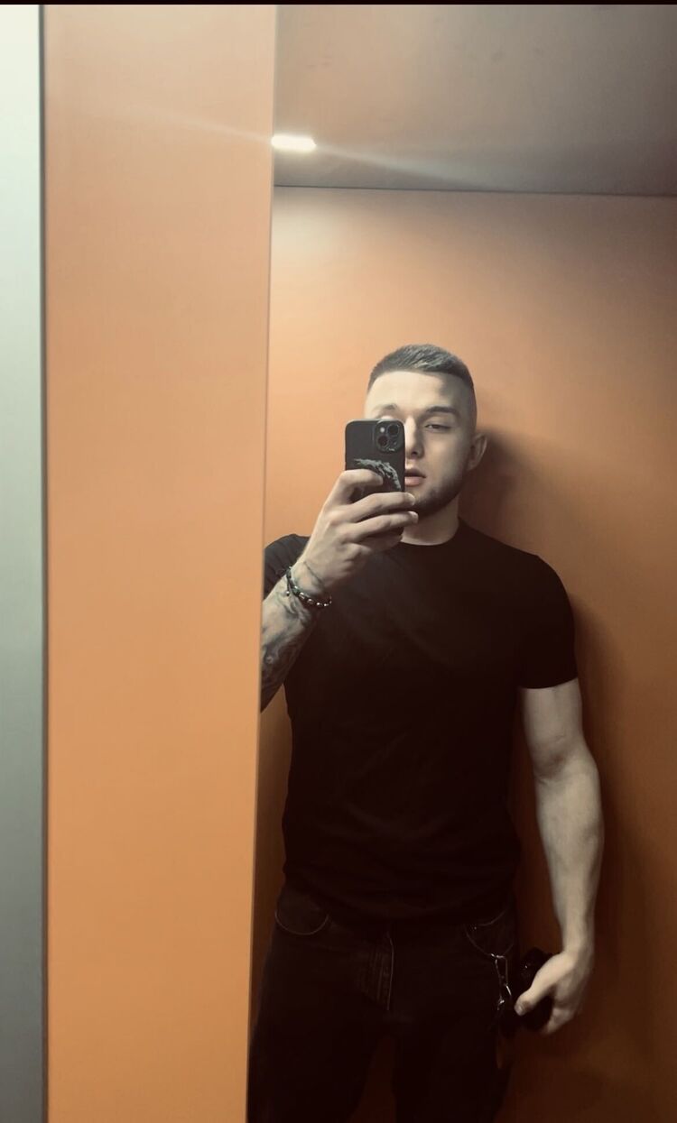  Dejvice,   Yurii, 21 ,   ,   