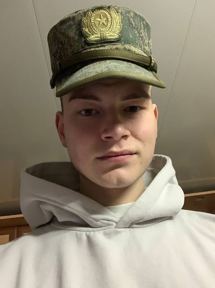  42487311  Stanislaw, 23 ,    -