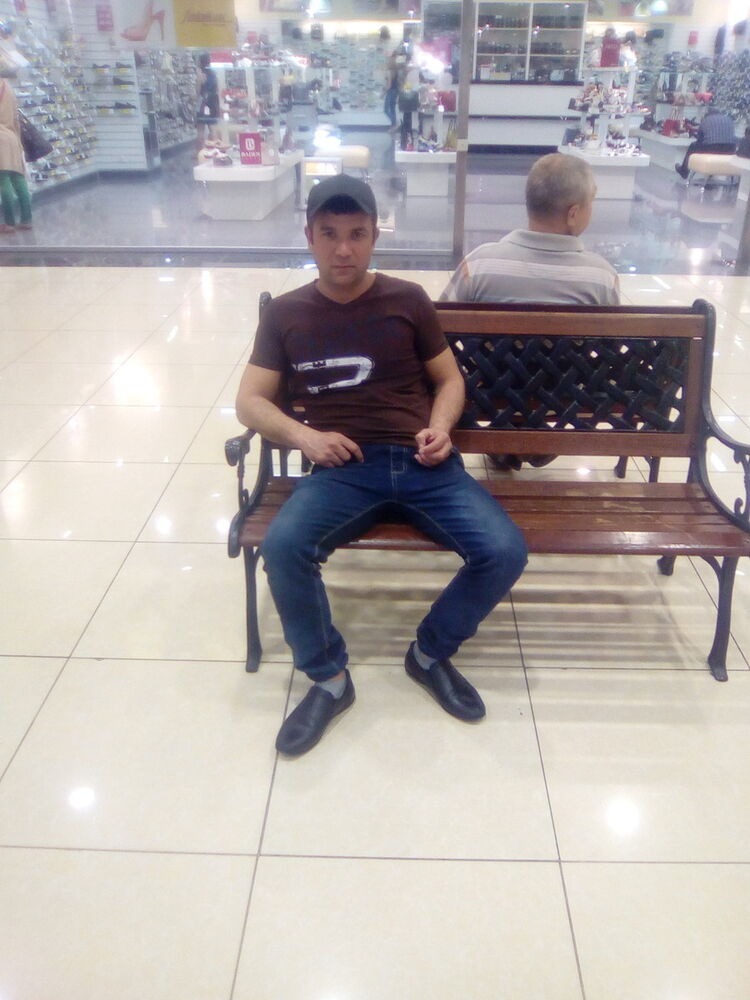  ,   Dima, 44 ,   