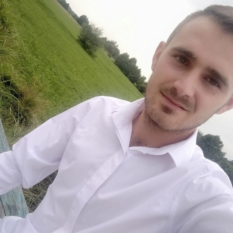  54169871  Andriy, 24 ,    