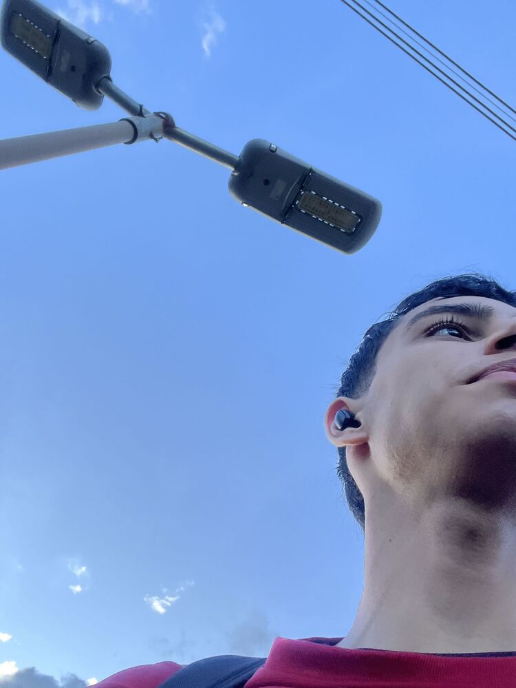  50243241  Daniel, 18 ,    