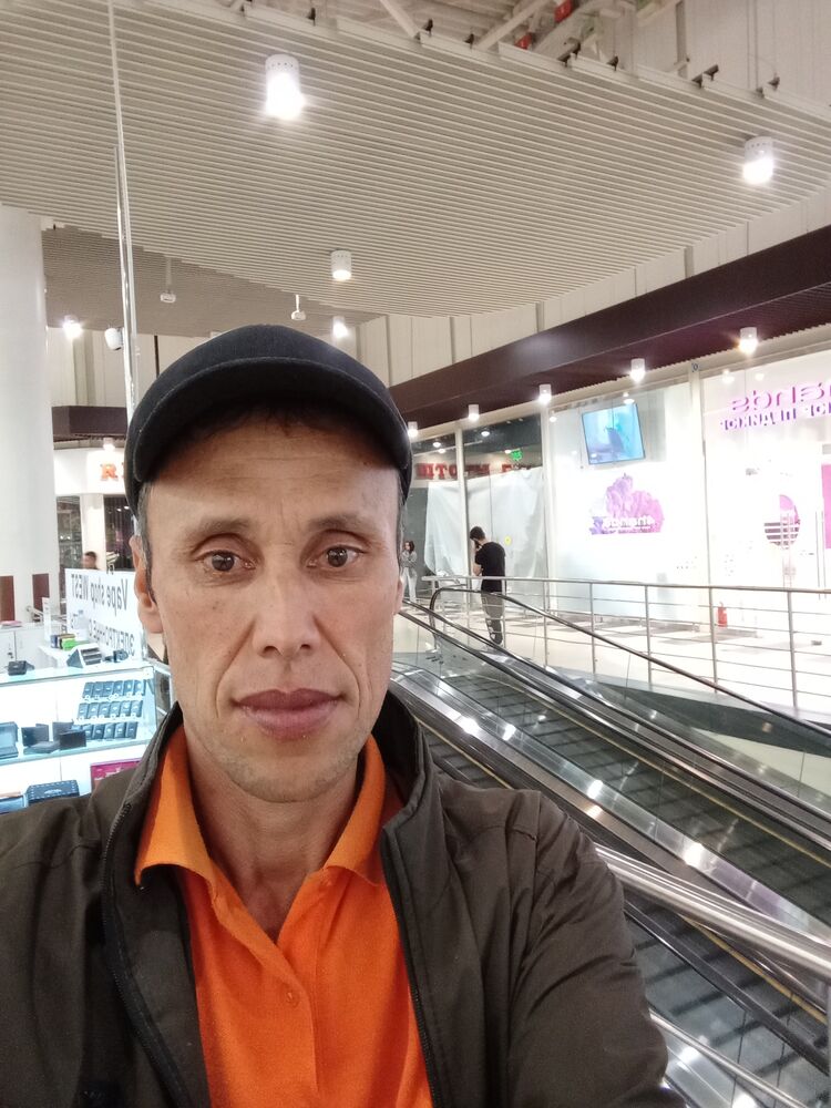  39031461  Utkir, 46 ,    