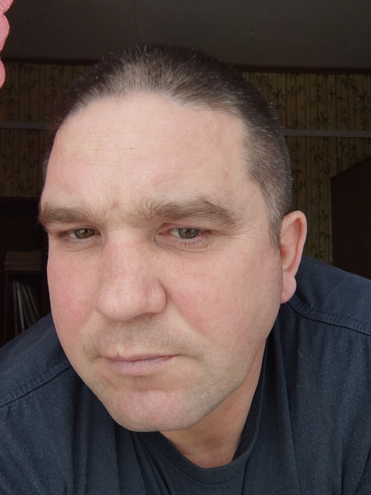 31619141  Sergei, 44 ,    