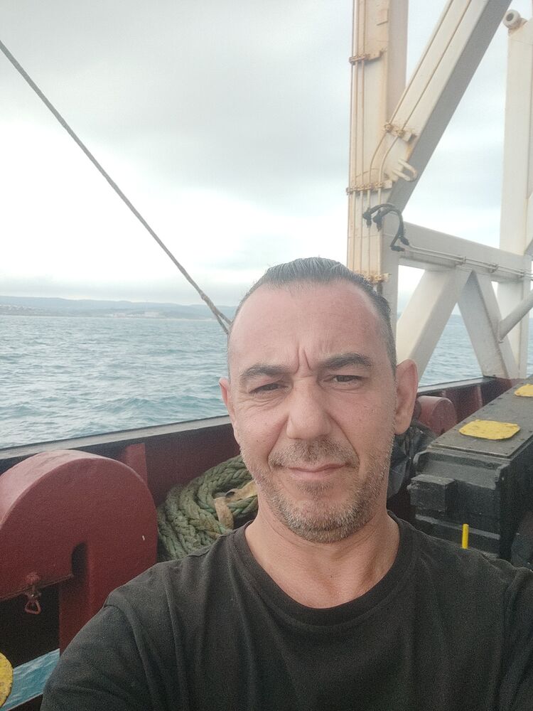  53687351  Dogan, 37 ,    