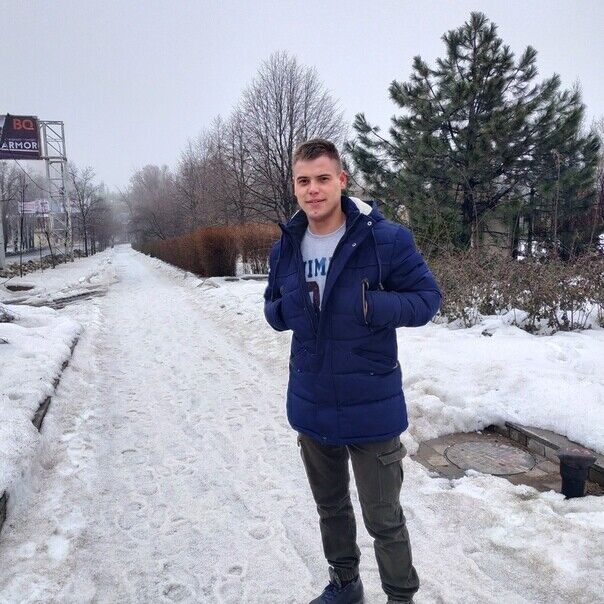 21915931  Valeriy, 30 ,    