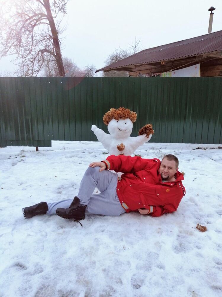  39630331  Pavel, 42 ,    